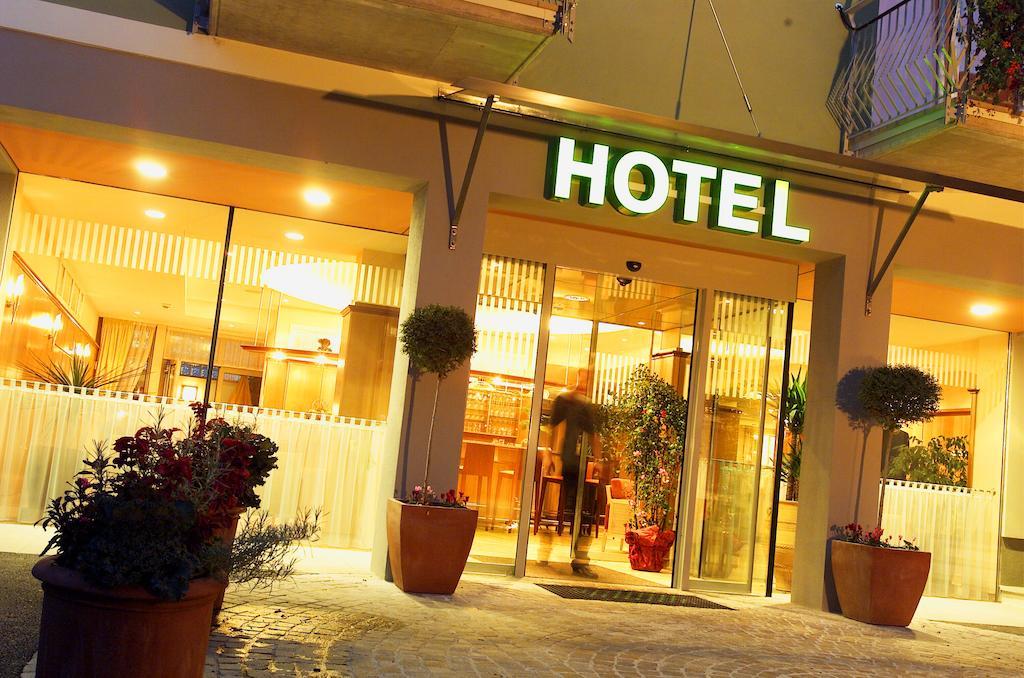 Hotel Am Marktplatz - Landgasthof Wratschko - Gamlitz Eksteriør billede